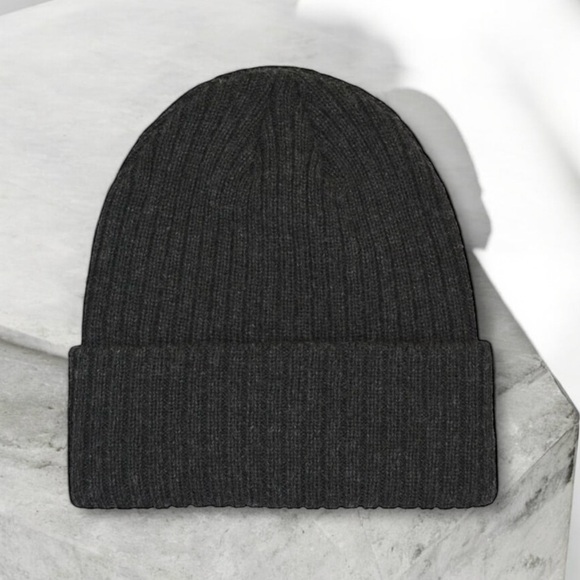 🇨🇦🆕Adult | Black Ribbed Knit Beanie with Folded Cuff - Picture 1 of 12